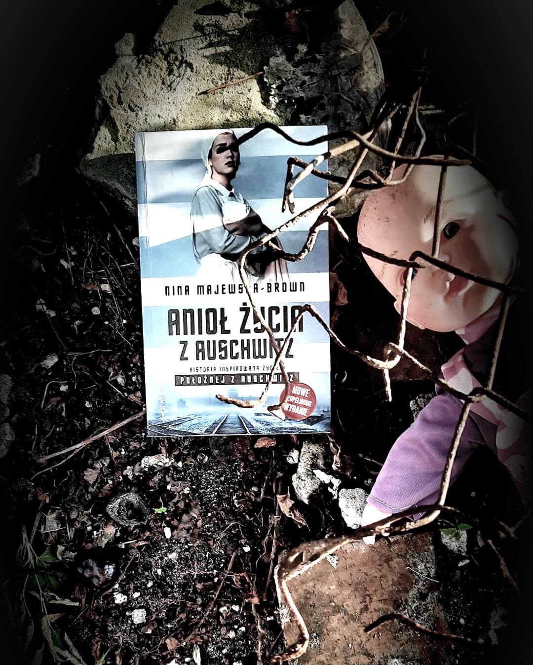 Anioł życia z Auschwitz – Nina Majewska-Brown – „Matki rodziły w piekle” [RECENZJA KSIĄŻKI]