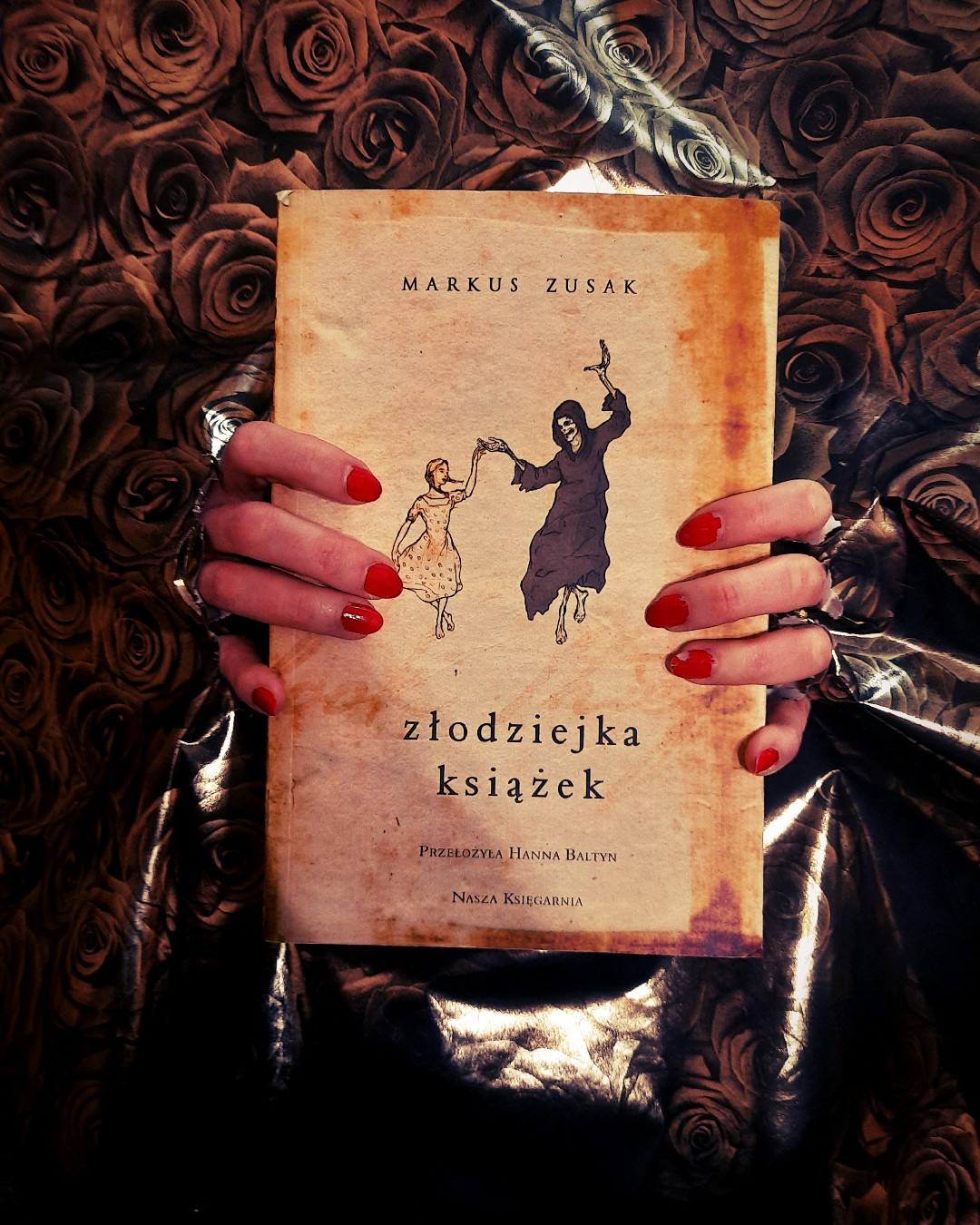 Złodziejka Książek, Markus Zusak – danse macabre z nadzieją [recenzja]
