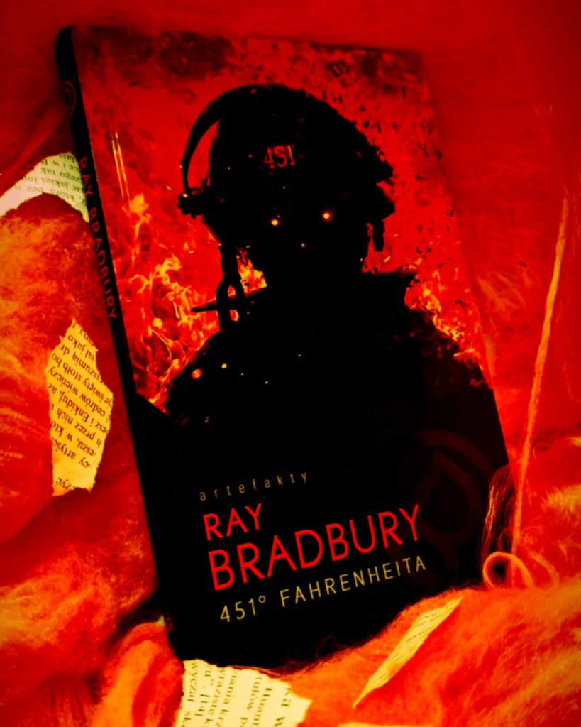 Ray Bradbury "451 stopni Fahrenheita" recenzja książki, klasyka literatury